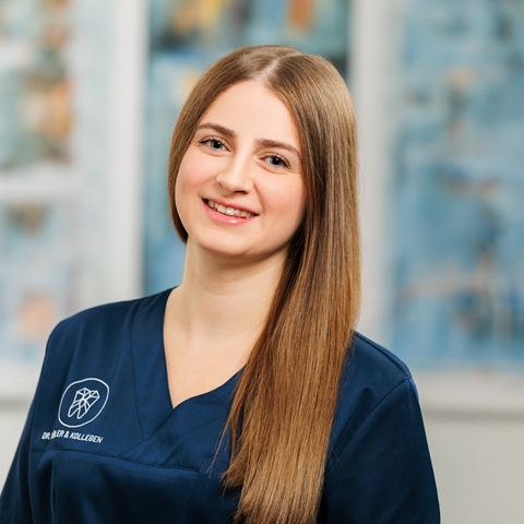Ema Bisevac - Praxisteam unserer Zahnarztpraxis Dr. Kübler & Kollegen in Dornstetten