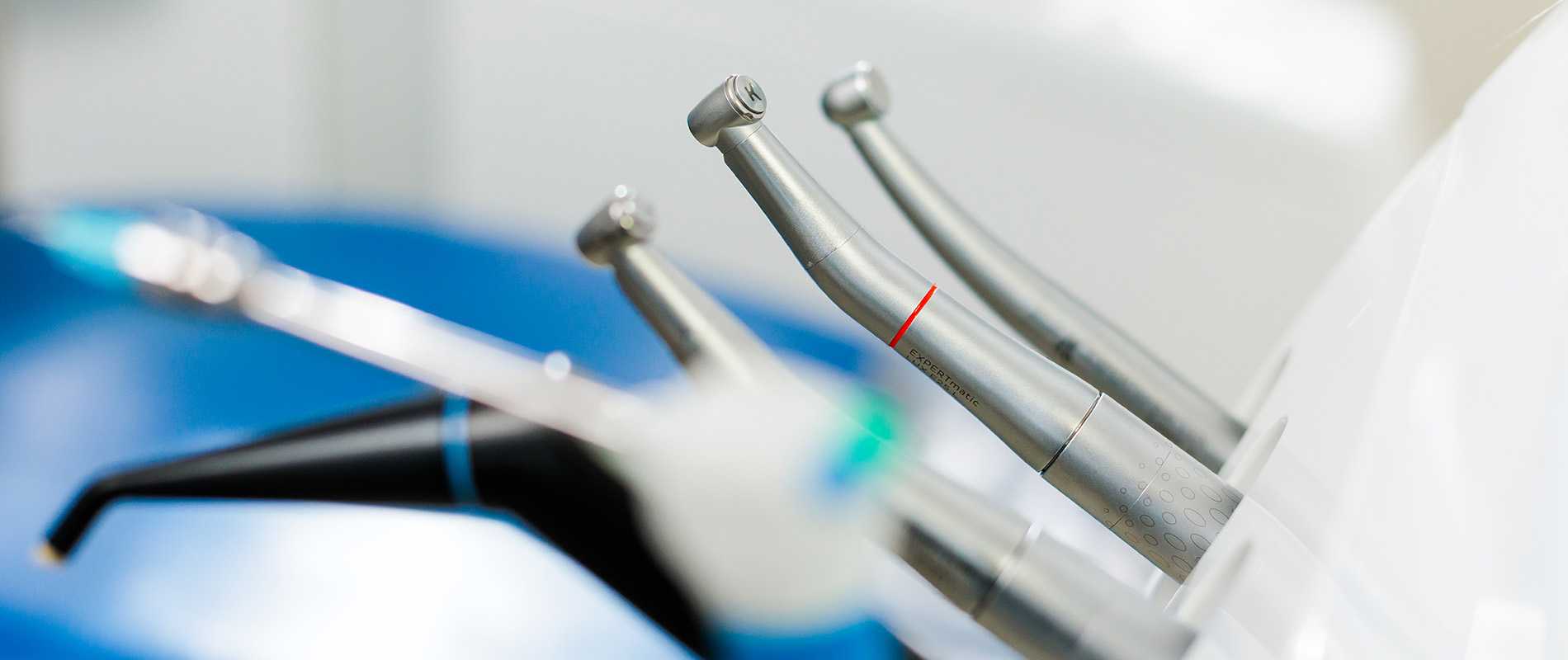 Aufnahme verschiedener Behandlungsgeräte/-motoren
